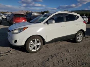  Salvage Hyundai TUCSON