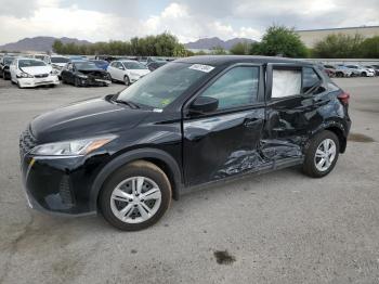  Salvage Nissan Kicks