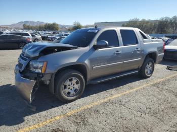  Salvage Chevrolet Avalanche