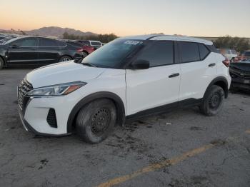  Salvage Nissan Kicks