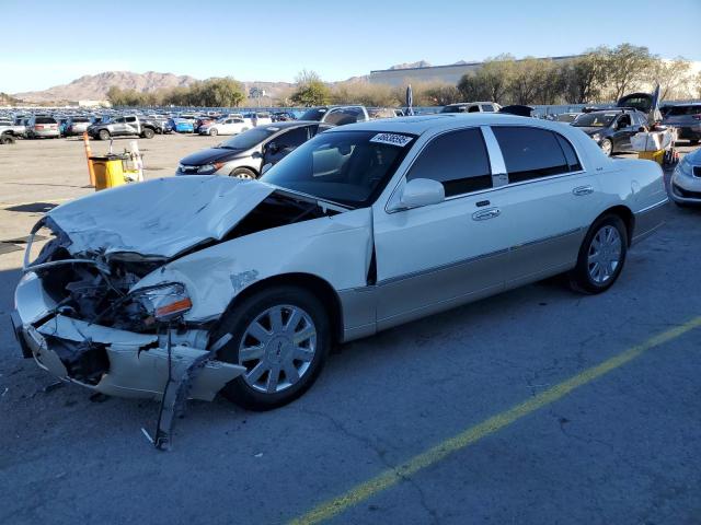  Salvage Lincoln Towncar