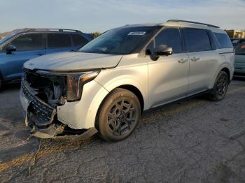  Salvage Kia Carnival