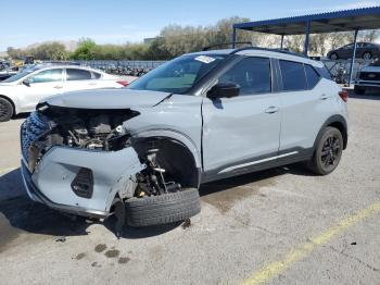  Salvage Nissan Kicks