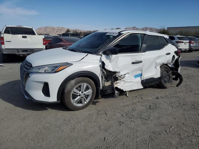  Salvage Nissan Kicks