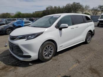  Salvage Toyota Sienna