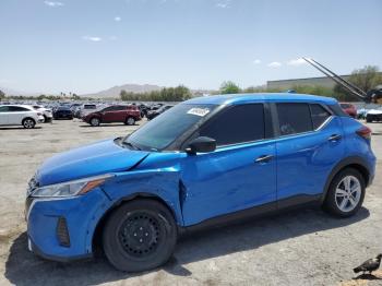  Salvage Nissan Kicks
