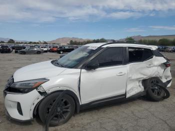  Salvage Nissan Kicks