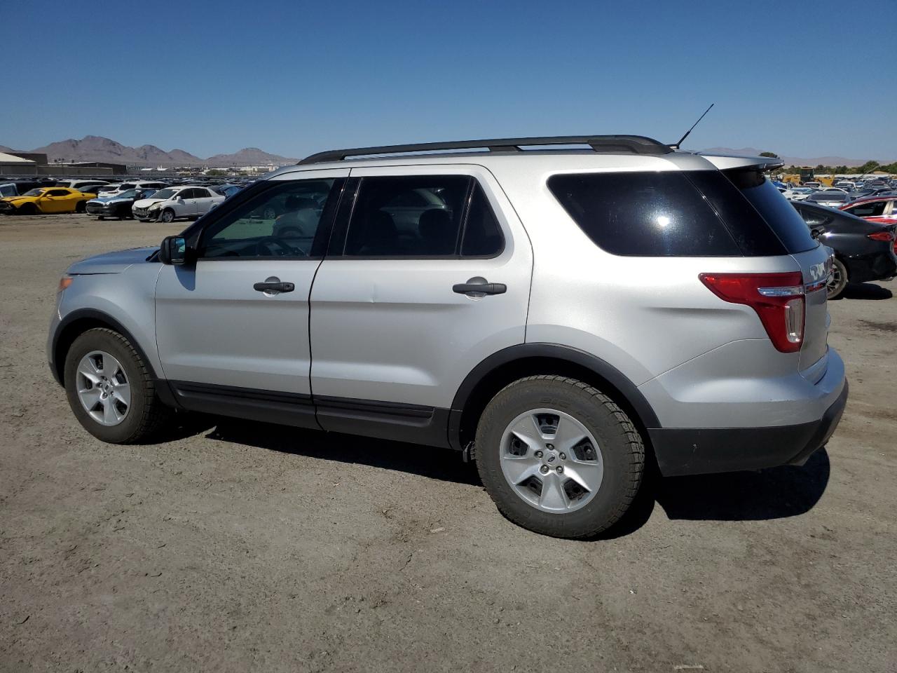 Ford Explorer Image 2