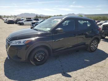  Salvage Nissan Kicks