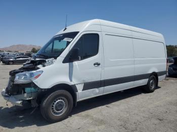  Salvage Mercedes-Benz Sprinter