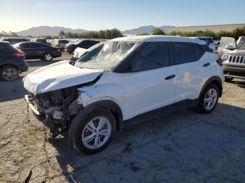  Salvage Nissan Kicks