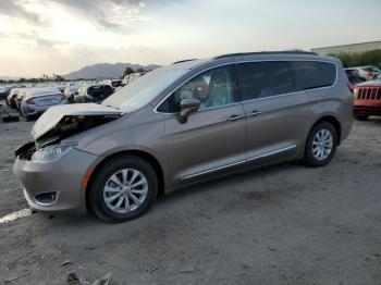  Salvage Chrysler Pacifica
