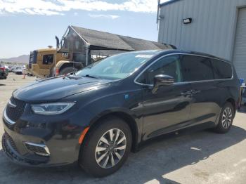  Salvage Chrysler Pacifica