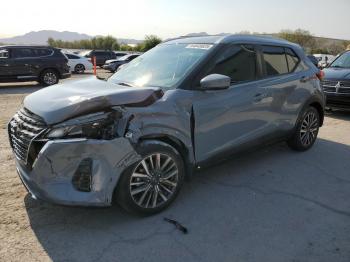  Salvage Nissan Kicks
