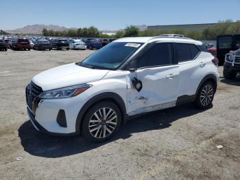  Salvage Nissan Kicks