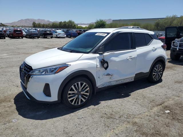  Salvage Nissan Kicks