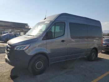  Salvage Mercedes-Benz Sprinter
