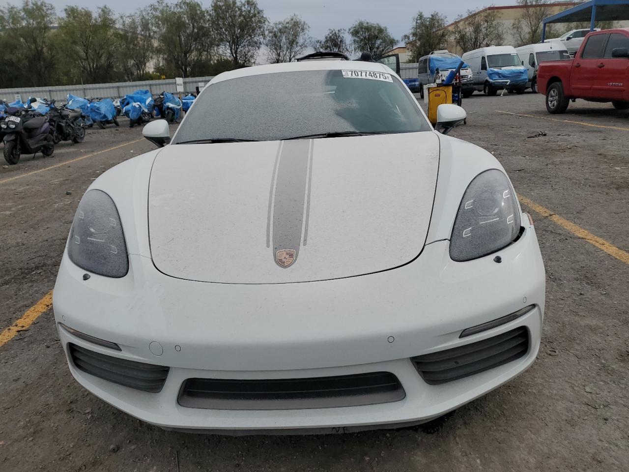 Porsche Cayman Base Image 5