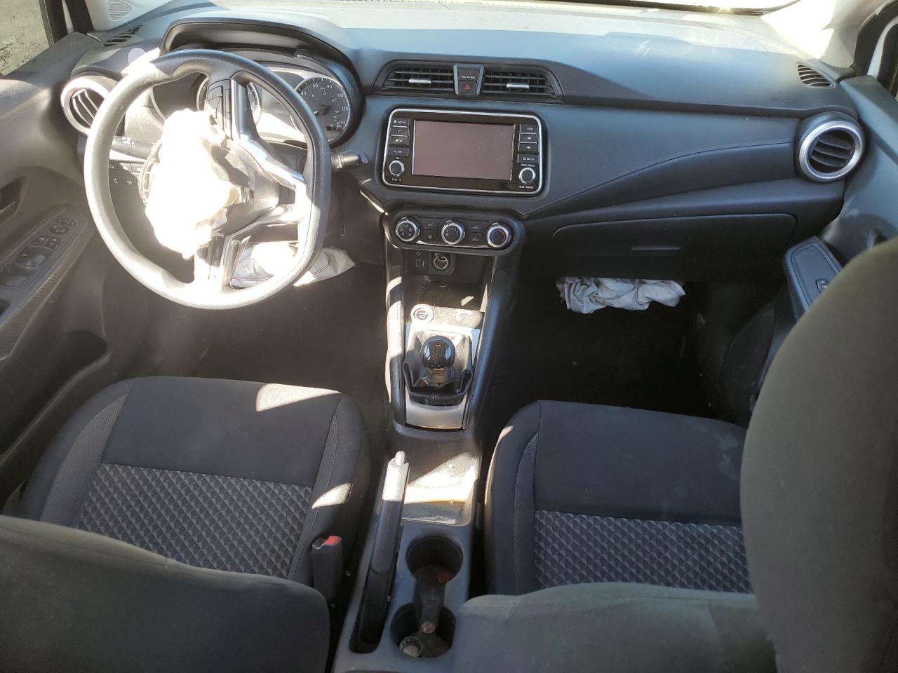 Nissan Versa S Image 5