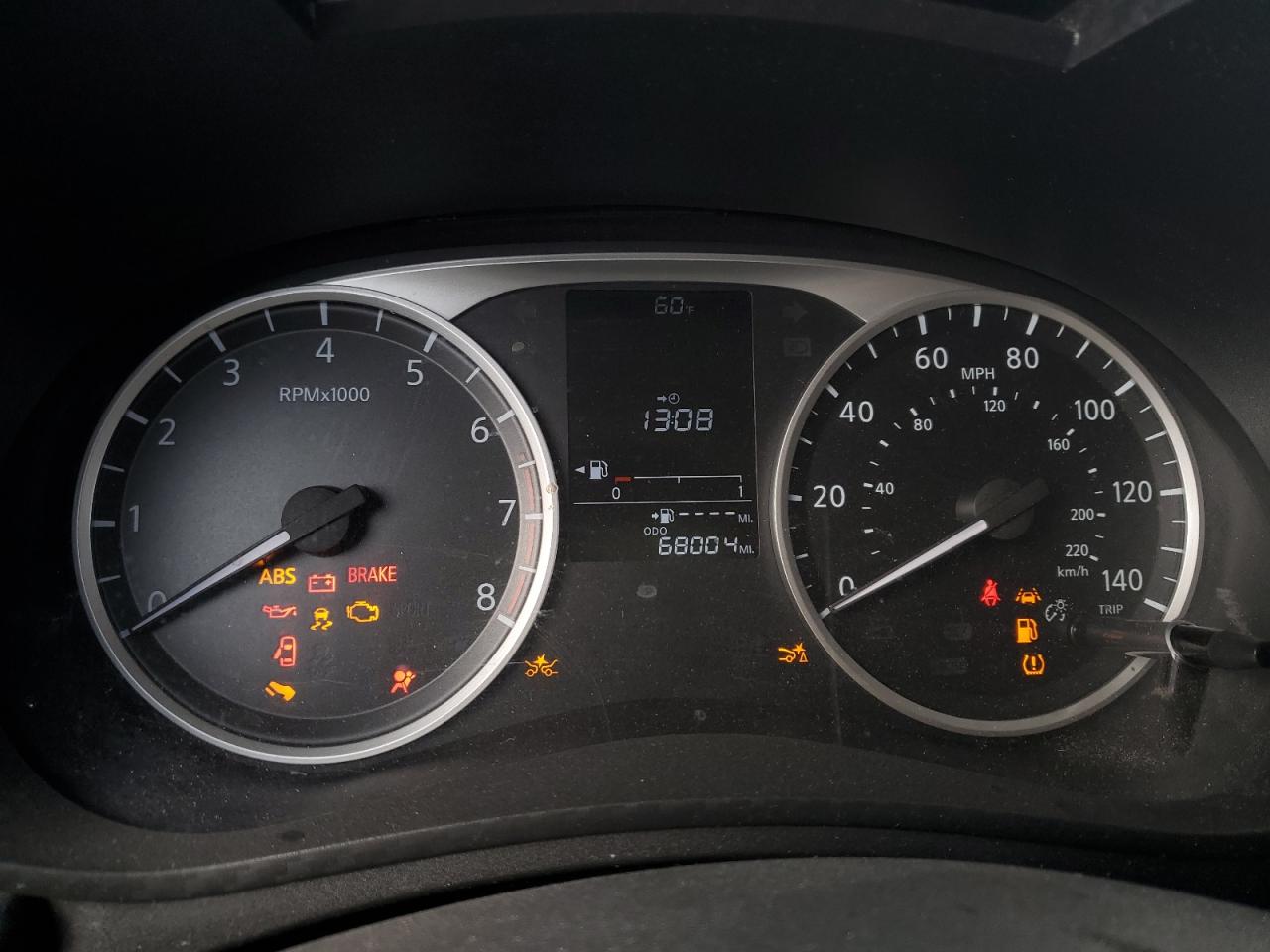 Nissan Versa S Image 10