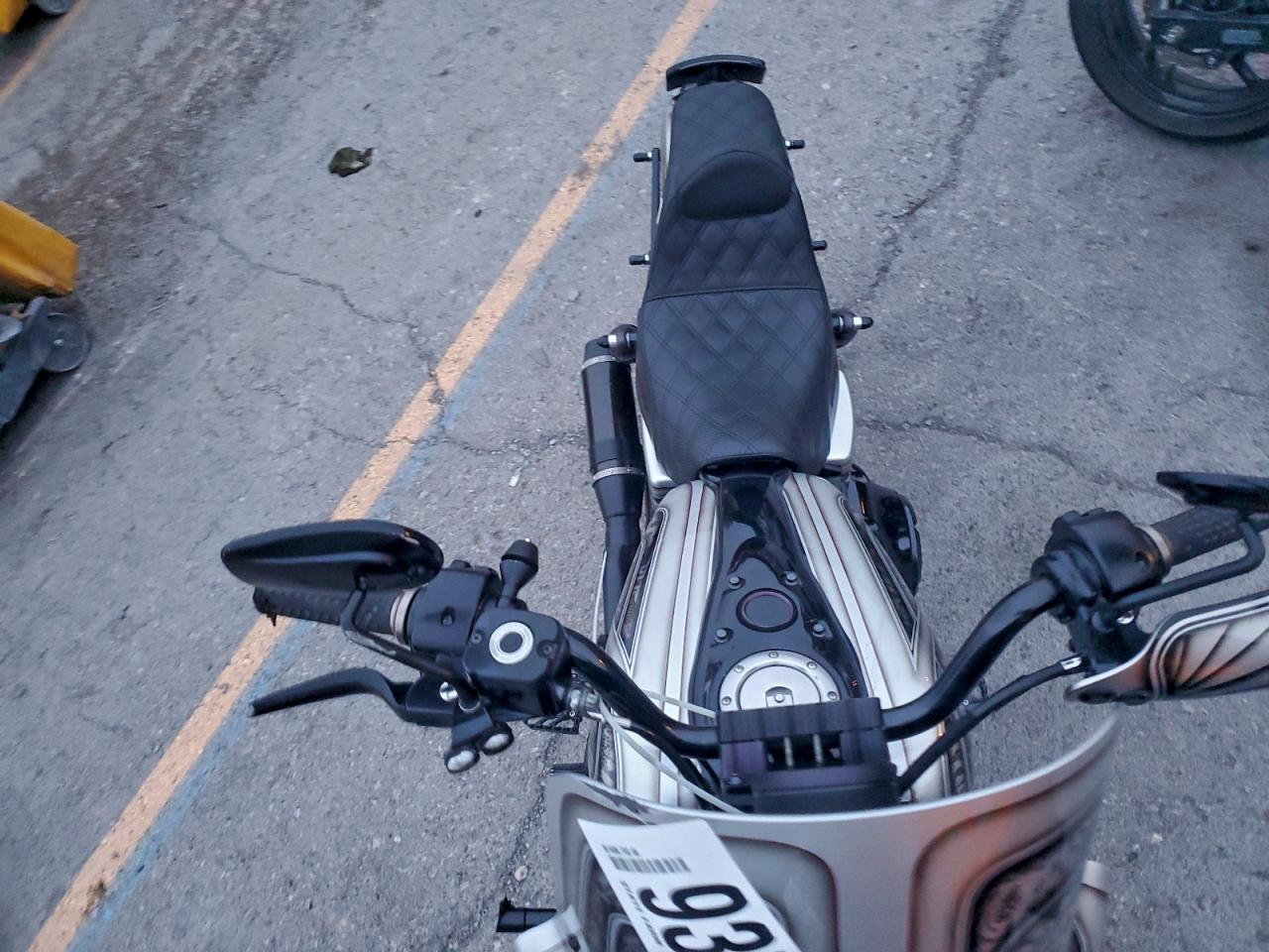 Harley-Davidson Fx Image 3