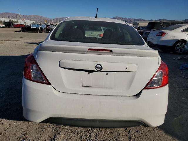 Nissan Versa S Image 3