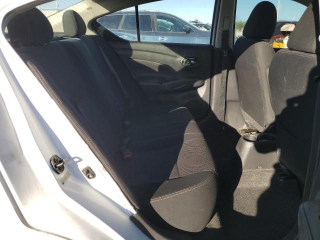 Nissan Versa S Image 10