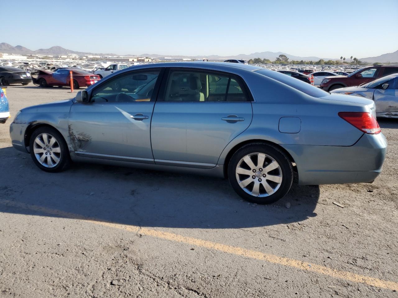 Toyota Avalon Xl Image 8