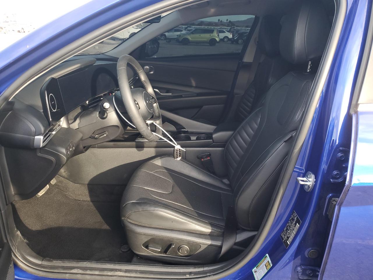 Hyundai ELANTRA Limited Image 11