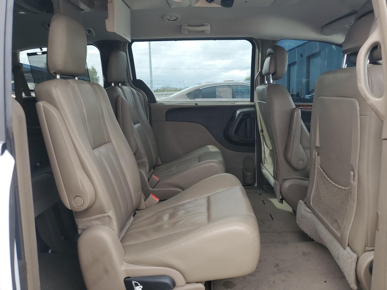 Chrysler Minivan Touring Image 13