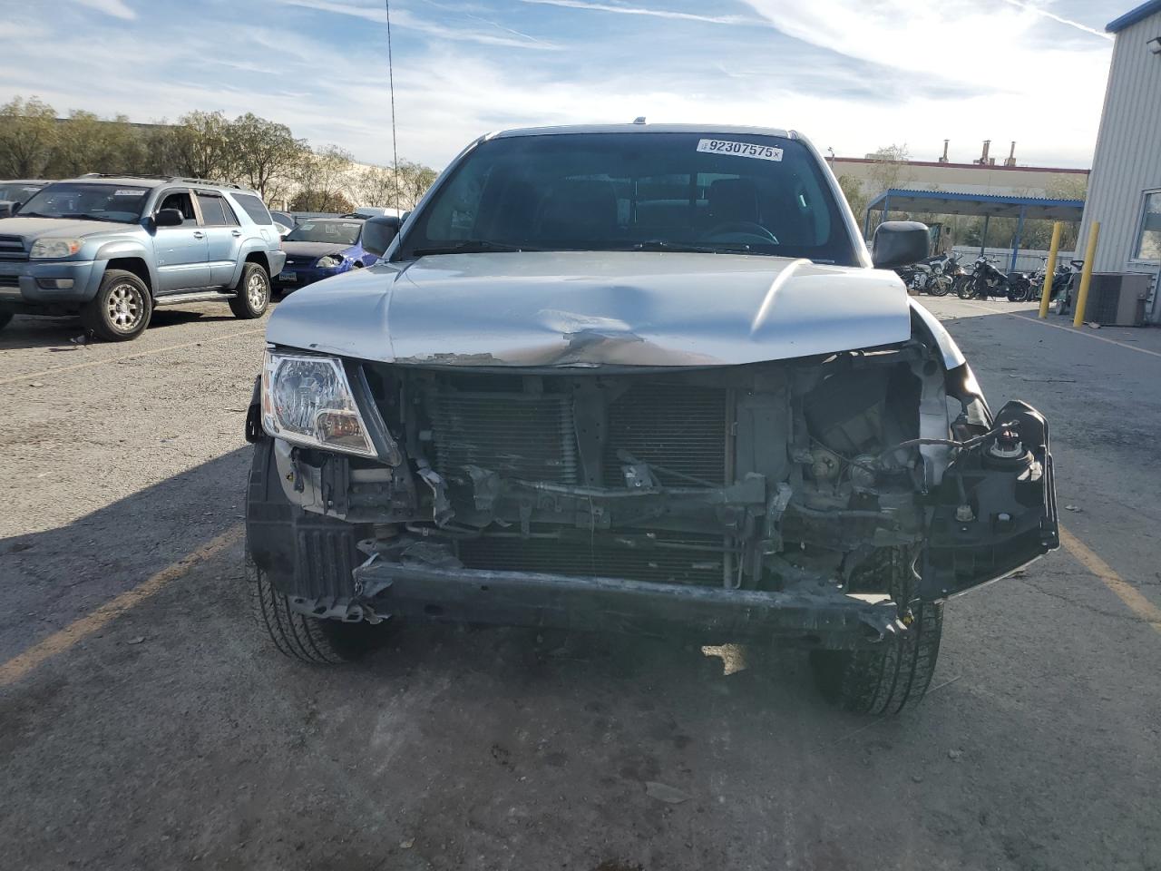 Nissan Frontier S Image 3