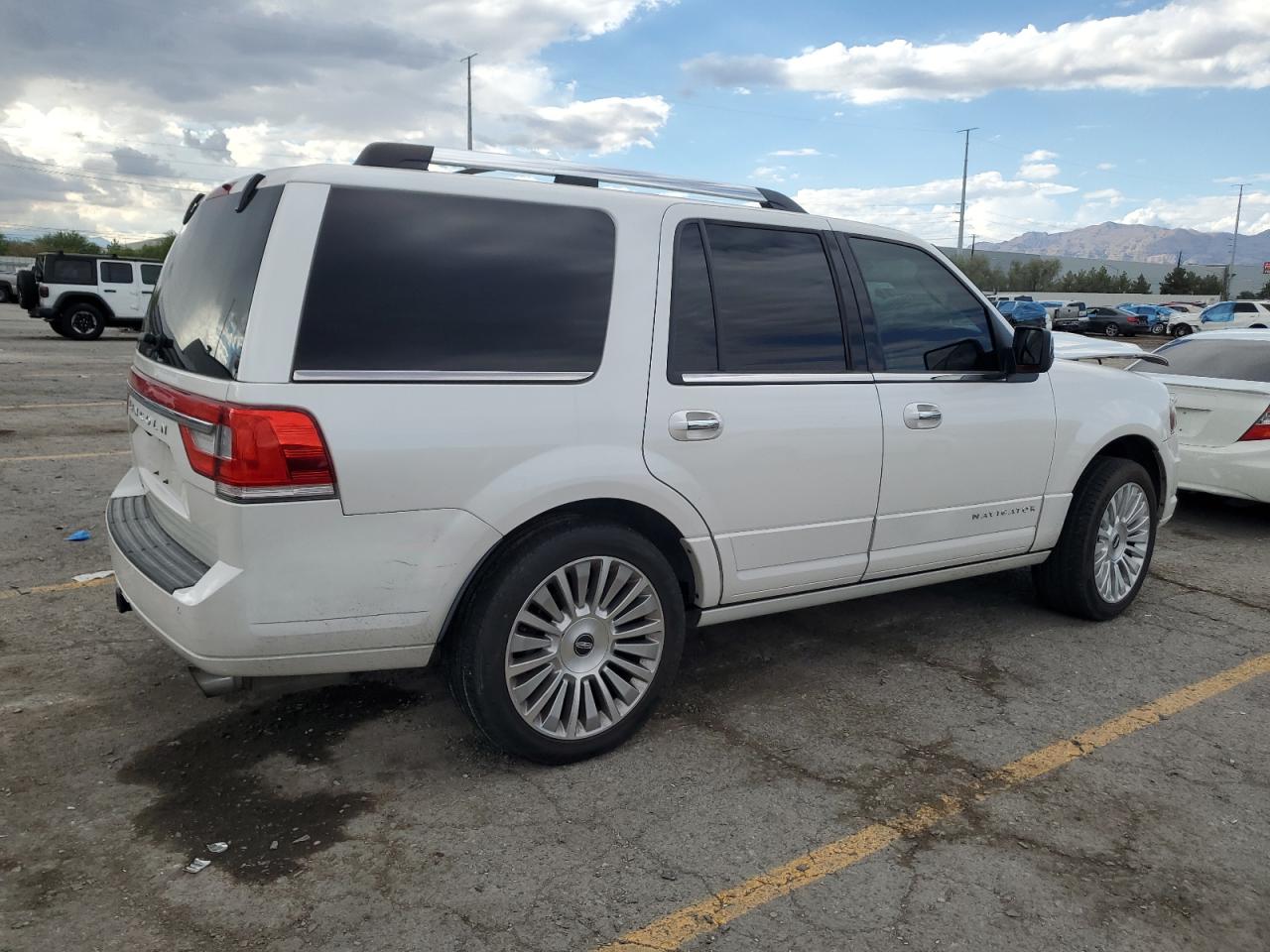 Lincoln Navigator Select Image 2