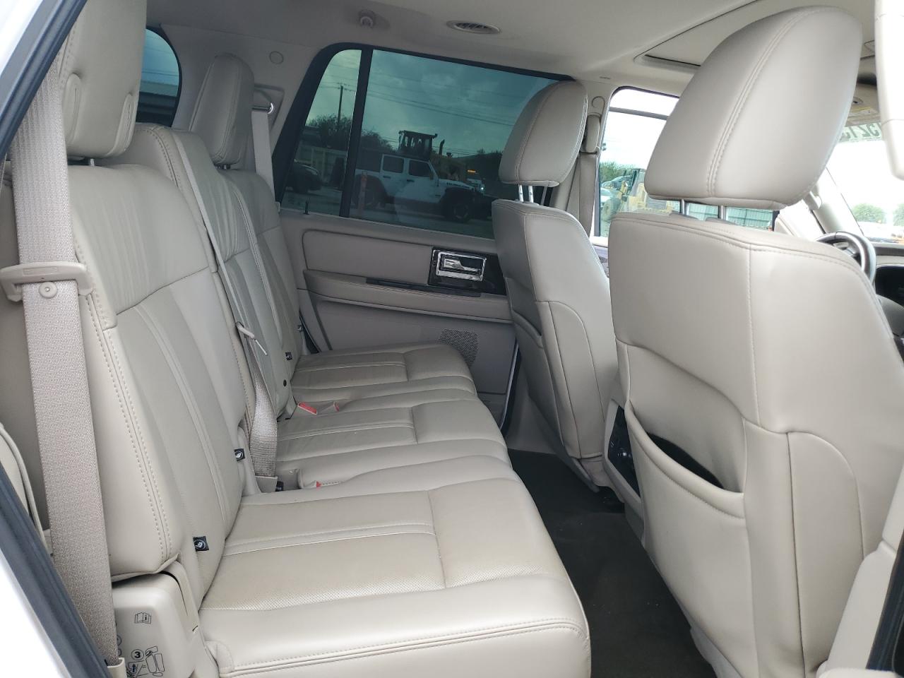 Lincoln Navigator Select Image 8