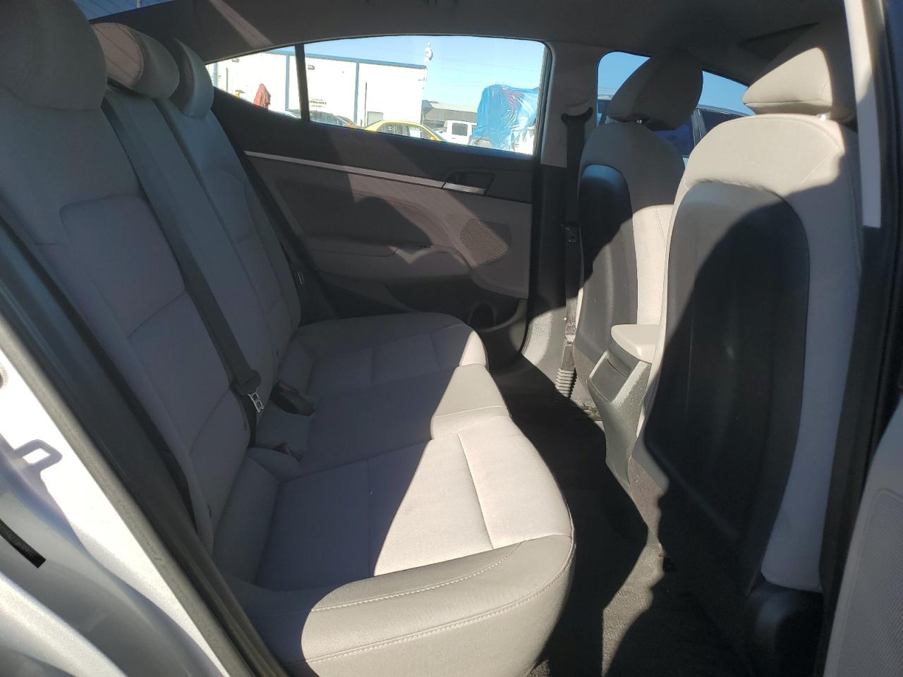 Hyundai ELANTRA Sel Image 13