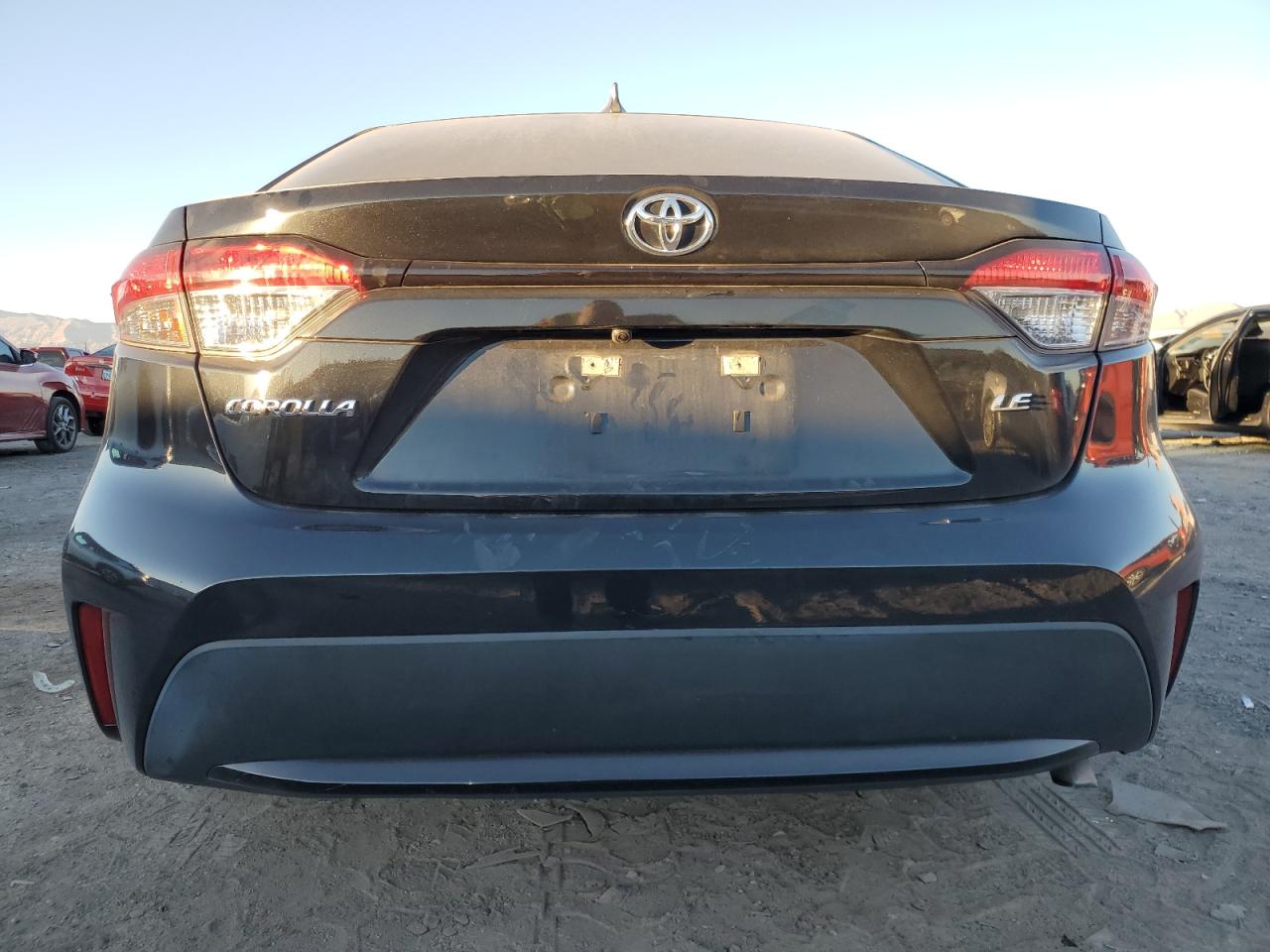 Toyota Corolla Le Image 8