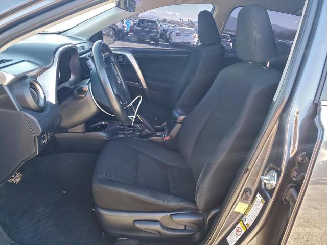 Toyota RAV4 Le Image 6