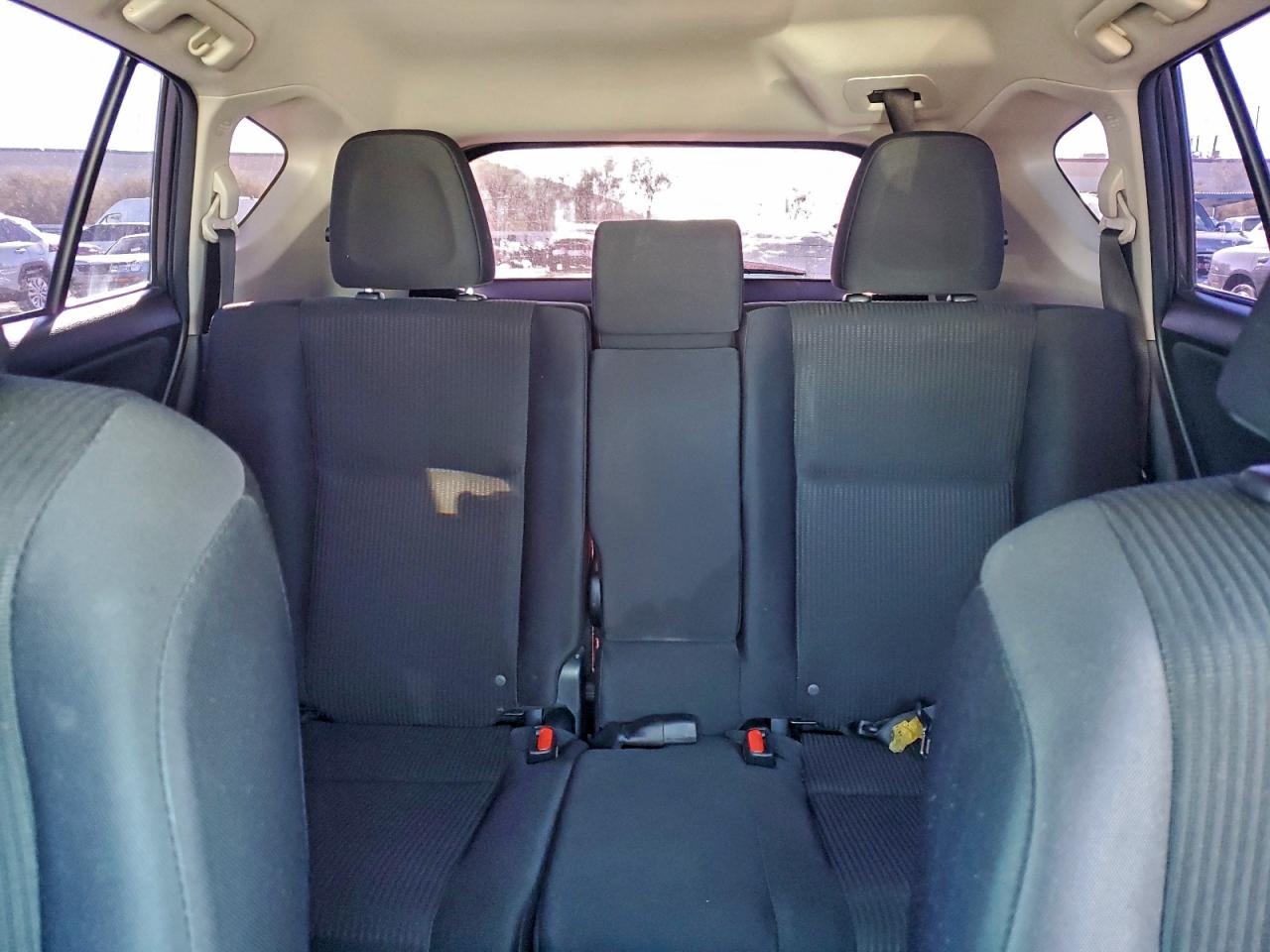 Toyota RAV4 Le Image 9