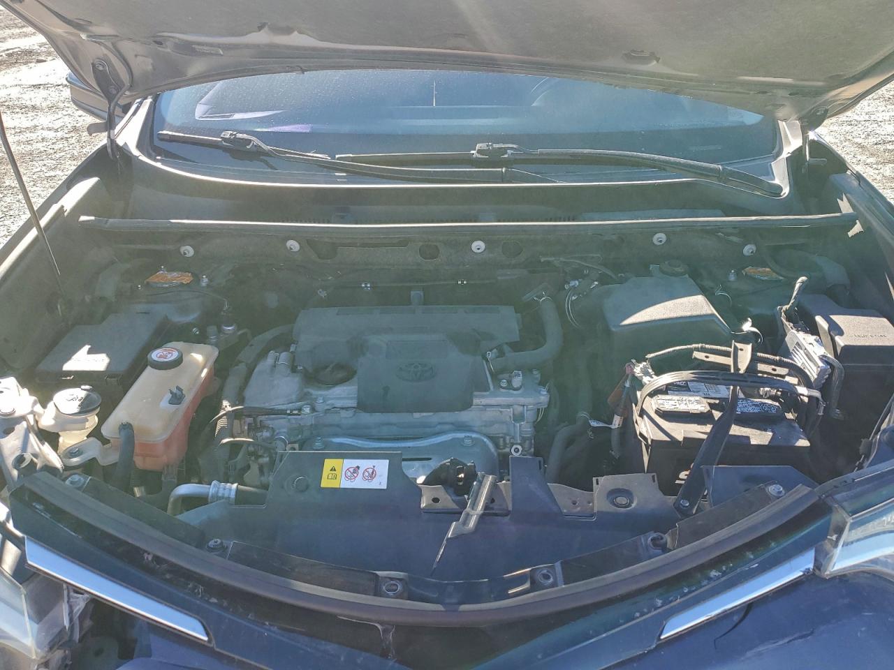 Toyota RAV4 Le Image 7