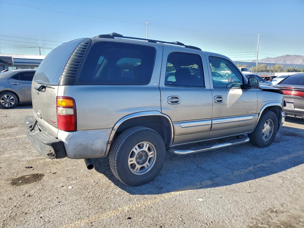 GMC Yukon Image 13