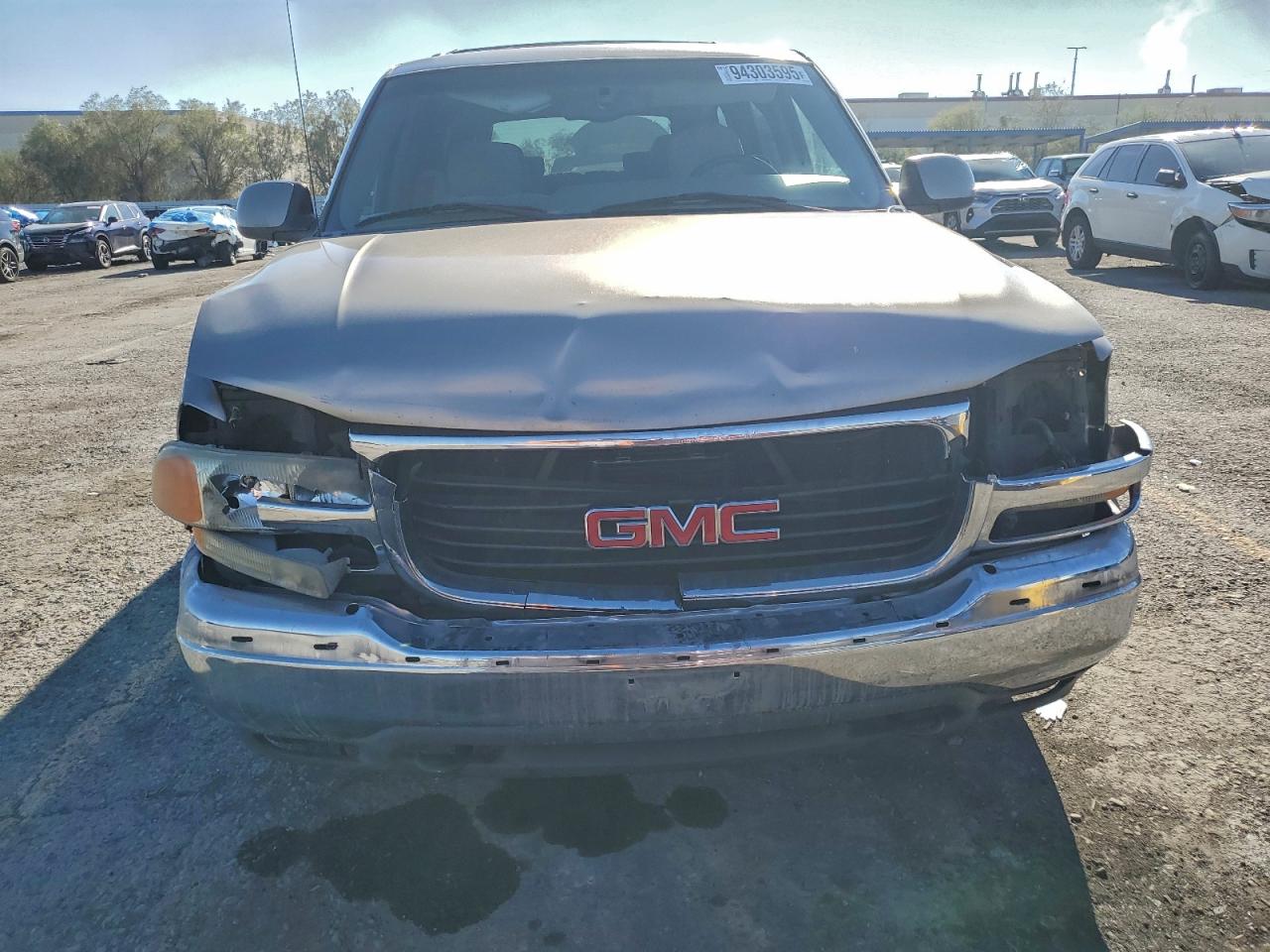 GMC Yukon Image 3