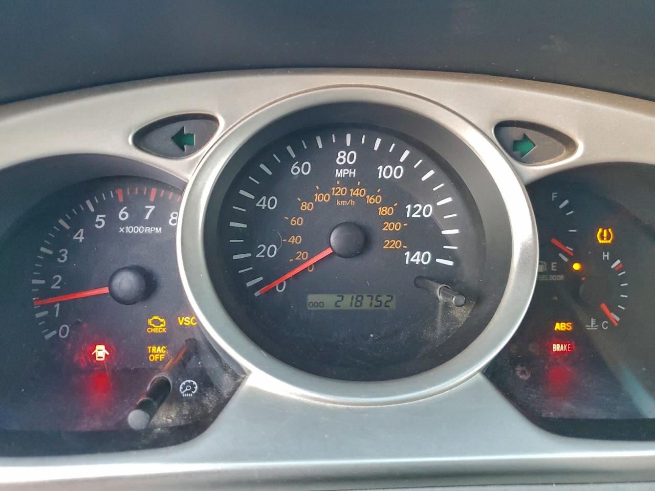 Toyota Highlander Base Image 6