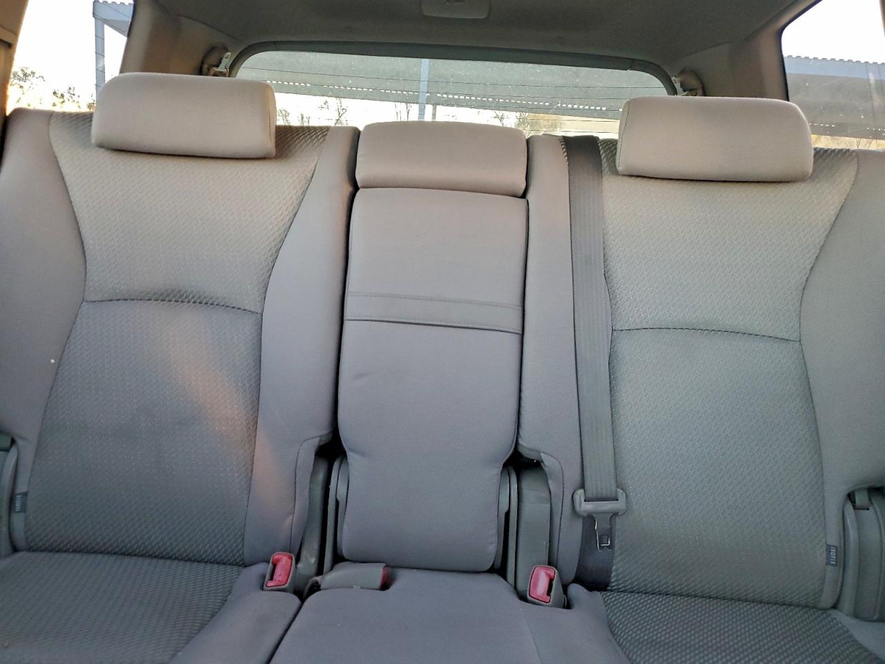 Toyota Highlander Base Image 7