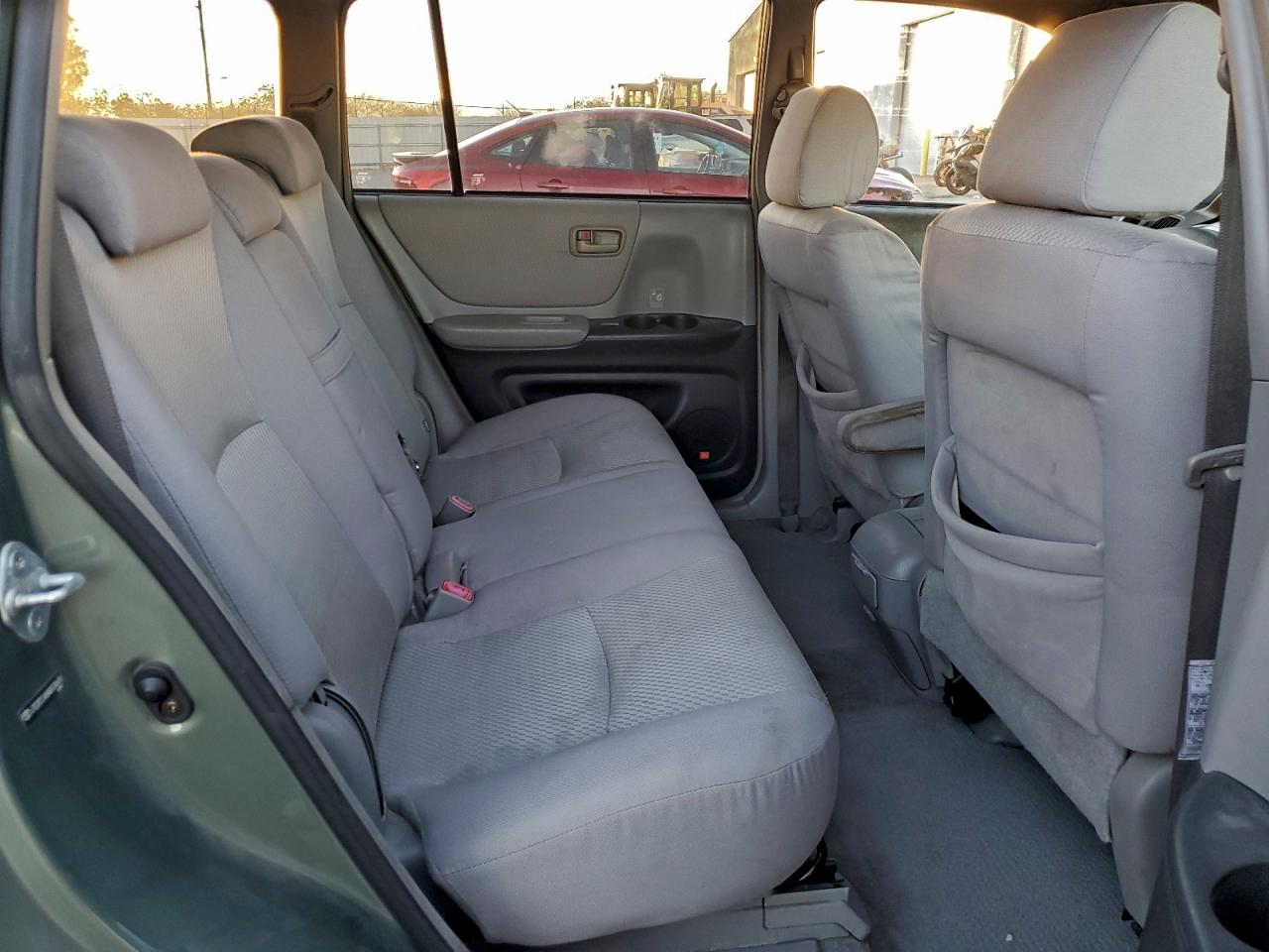 Toyota Highlander Base Image 9