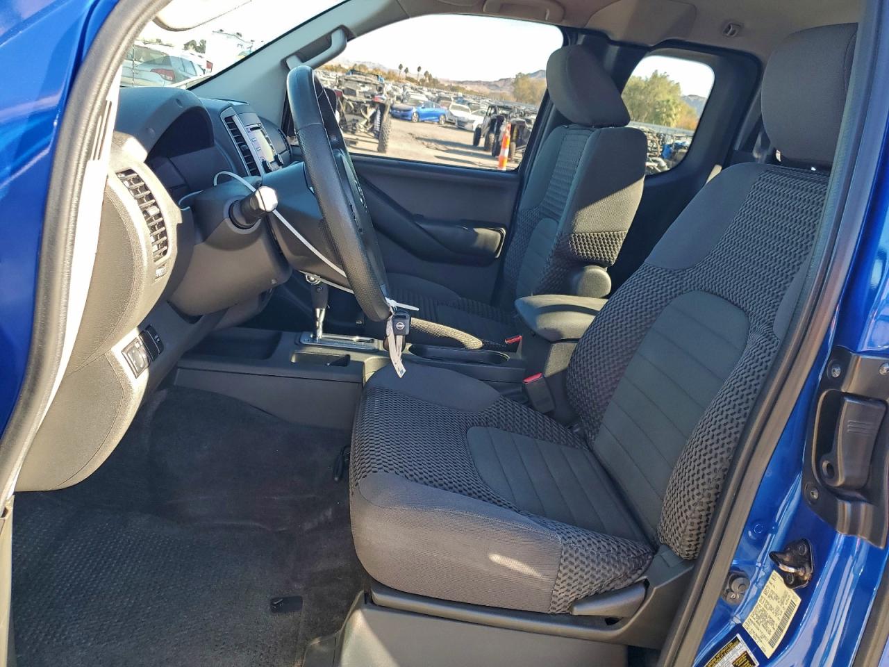 Nissan Frontier Sv Image 9