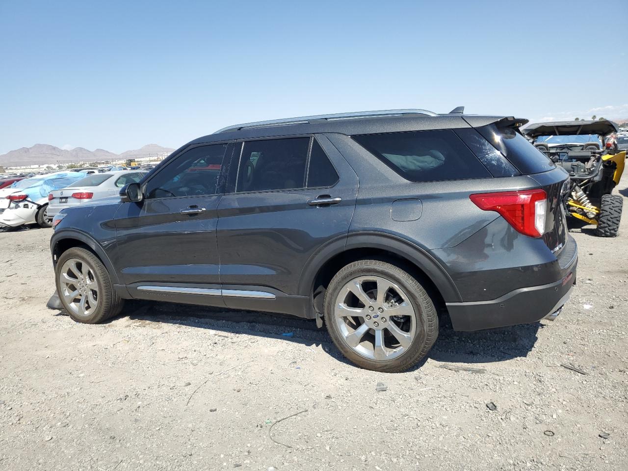 Ford Explorer Platinum Image 5