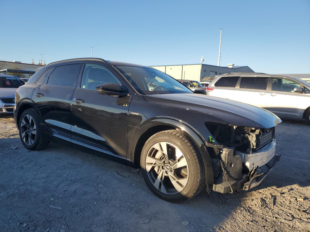 Audi e-tron Premium Image 6