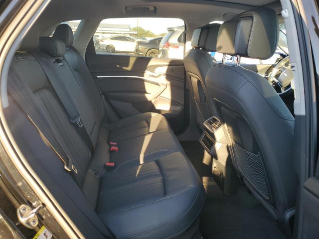 Audi e-tron Premium Image 10