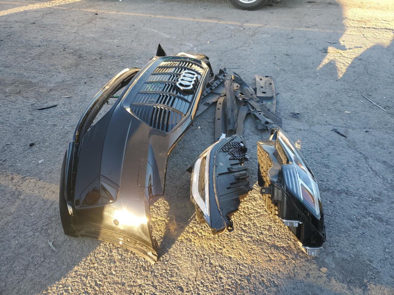 Audi e-tron Premium Image 8