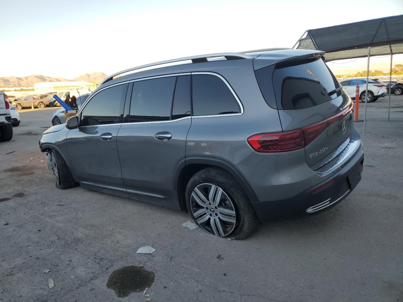 Mercedes-Benz EQB 250+ Image 10