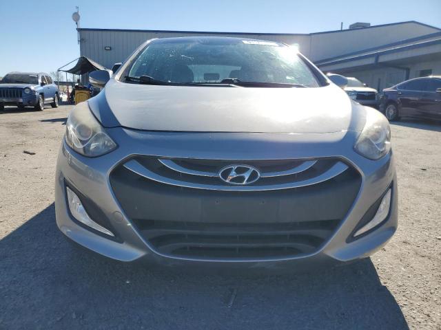 Hyundai ELANTRA Image 4